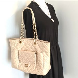 💎AUTHENTIC💎CHANEL quilted leather tote